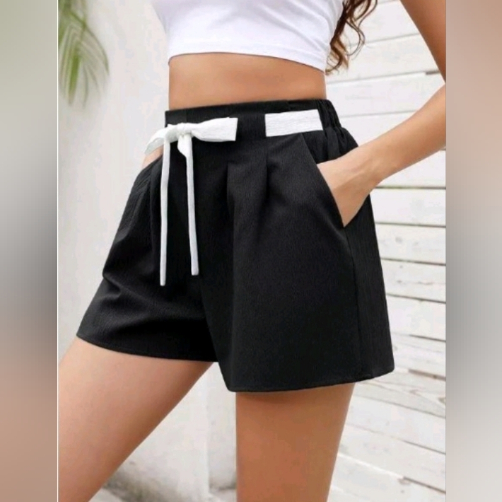 New! Kojooin Womens 2XL high waist black wide leg shorts + White Belt
